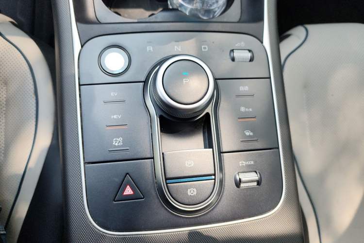 Used BYD Destroyer 05 2024 HONOR Edition DM-i 55KM Luxury Model Gear Lever