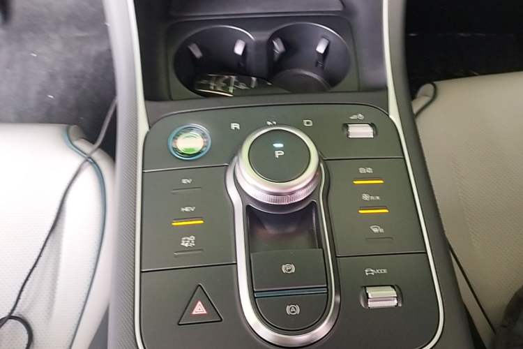 Used BYD Destroyer 05 2024 HONOR Edition DM-i 55KM Luxury Model Gear Lever