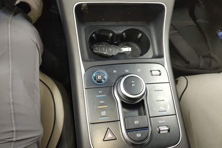 Used BYD Destroyer 05 2024 HONOR Edition DM-i 55KM Luxury Model Gear Lever