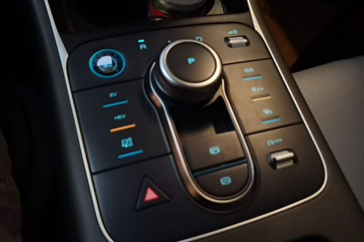 Used BYD Destroyer 05 2024 HONOR Edition DM-i 55KM Luxury Model Gear Lever