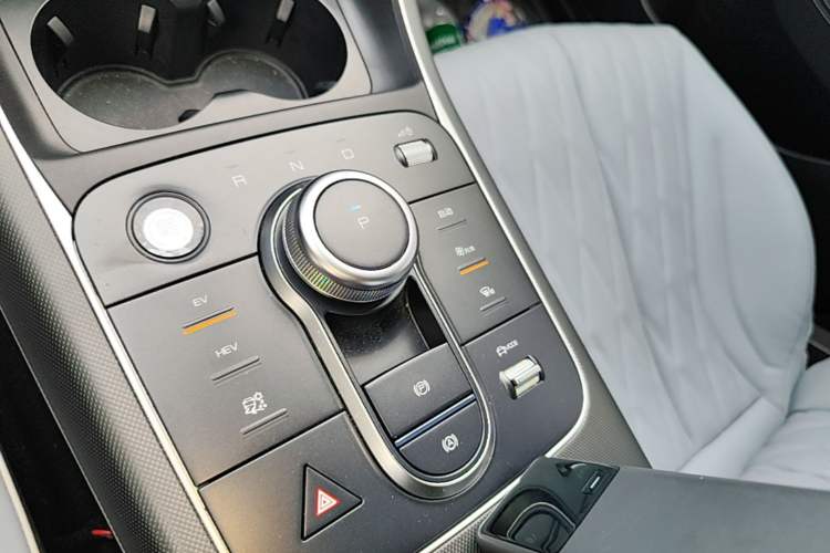 Used BYD Destroyer 05 2024 HONOR Edition DM-i 55KM Luxury Model Gear Lever