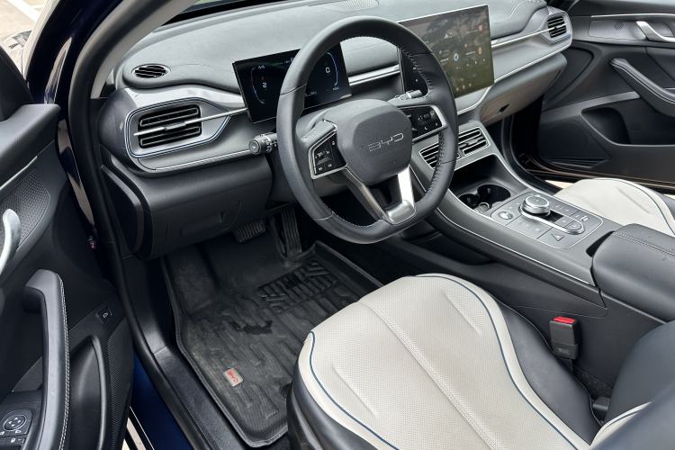 Used BYD Destroyer 05 2024 HONOR Edition DM-i 55KM Luxury Model Interior 2