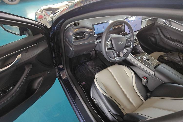 Used BYD Destroyer 05 2024 HONOR Edition DM-i 120KM Flagship Model Interior 3