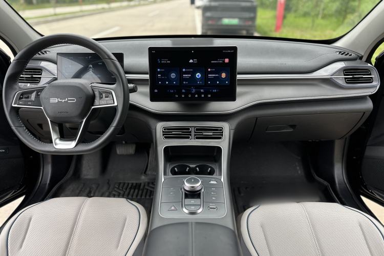 Used BYD Destroyer 05 2024 HONOR Edition DM-i 55KM Luxury Model Interior 4