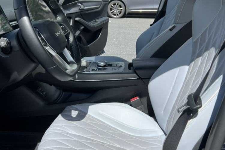 Used BYD Destroyer 05 2024 HONOR Edition DM-i 55KM Luxury Model Interior 4