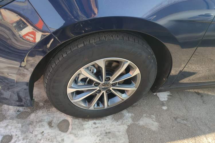 Used BYD Destroyer 05 2024 HONOR Edition DM-i 55KM Luxury Model Left Front Wheel Hub