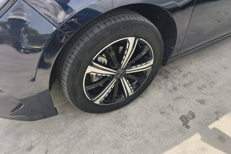 Used BYD Destroyer 05 2024 Honor Edition DM-i 120KM Luxury Model Left Front Wheel Hub