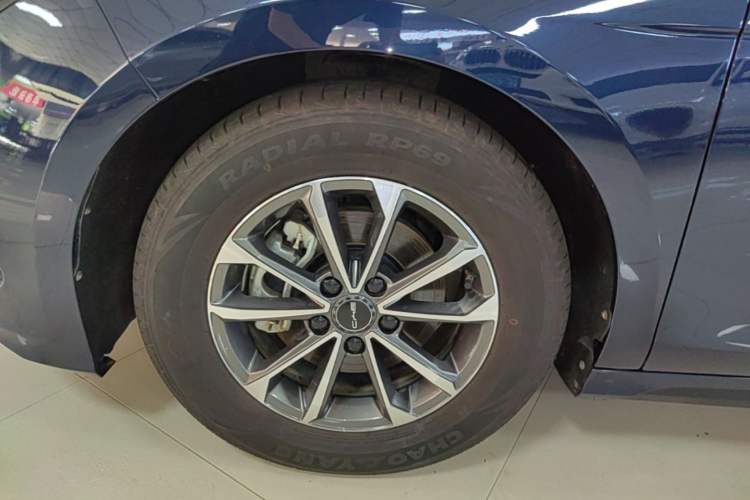 Used BYD Destroyer 05 2024 HONOR Edition DM-i 55KM Luxury Model Left Front Wheel Hub