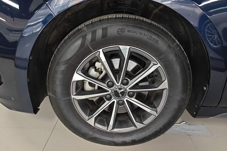 Used BYD Destroyer 05 2024 HONOR Edition DM-i 55KM Luxury Model Left Front Wheel Hub