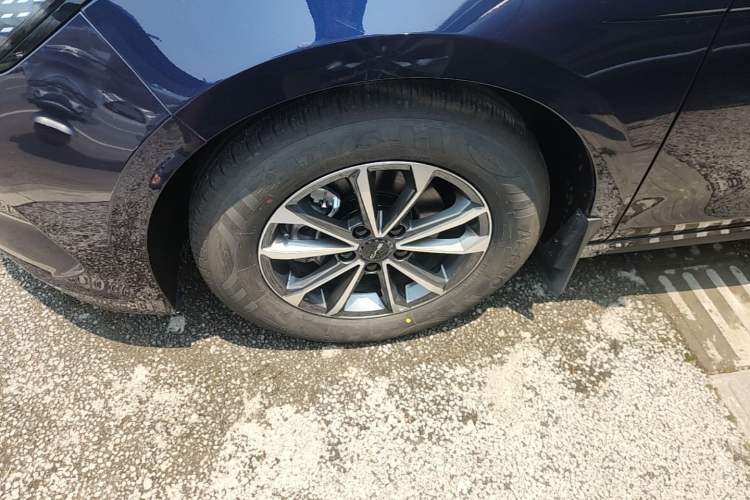 Used BYD Destroyer 05 2024 HONOR Edition DM-i 55KM Luxury Model Left Front Wheel Hub