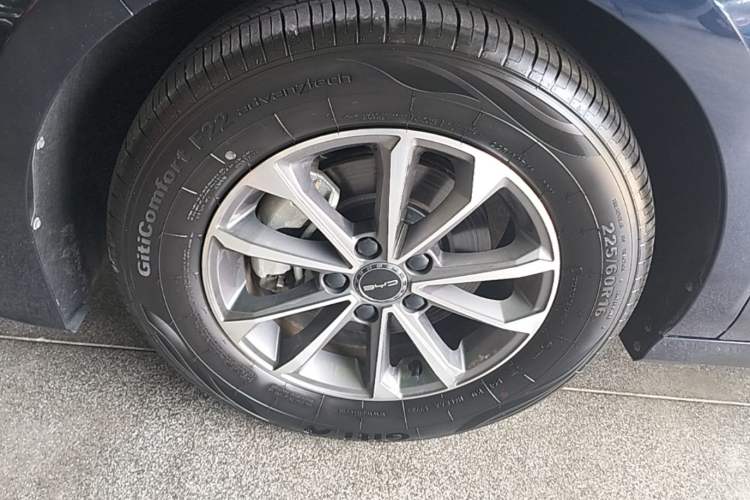 Used BYD Destroyer 05 2024 HONOR Edition DM-i 55KM Luxury Model Left Front Wheel Hub