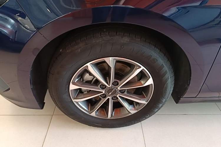 Used BYD Destroyer 05 2024 HONOR Edition DM-i 55KM Luxury Model Left Front Wheel Hub