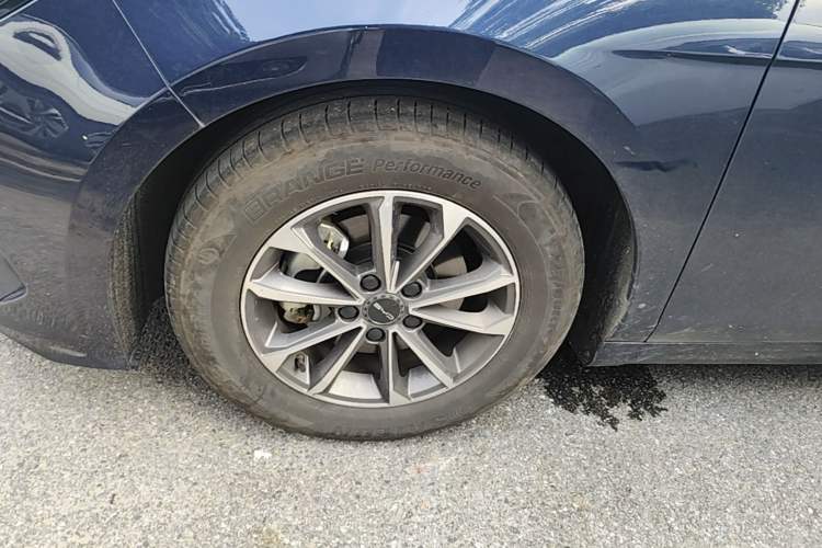 Used BYD Destroyer 05 2024 HONOR Edition DM-i 55KM Luxury Model Left Front Wheel Hub