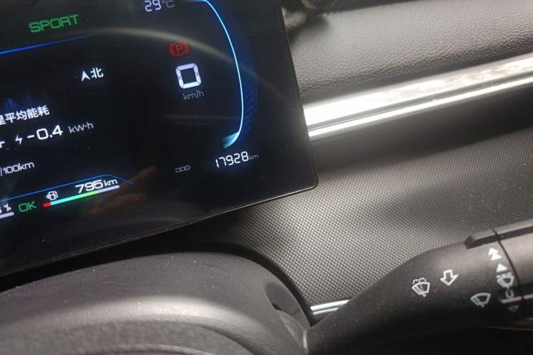 Used BYD Destroyer 05 2024 HONOR Edition DM-i 55KM Luxury Model Odometer Close Up