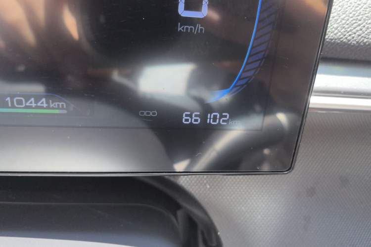 Used BYD Destroyer 05 2024 HONOR Edition DM-i 55KM Luxury Model Odometer Close Up