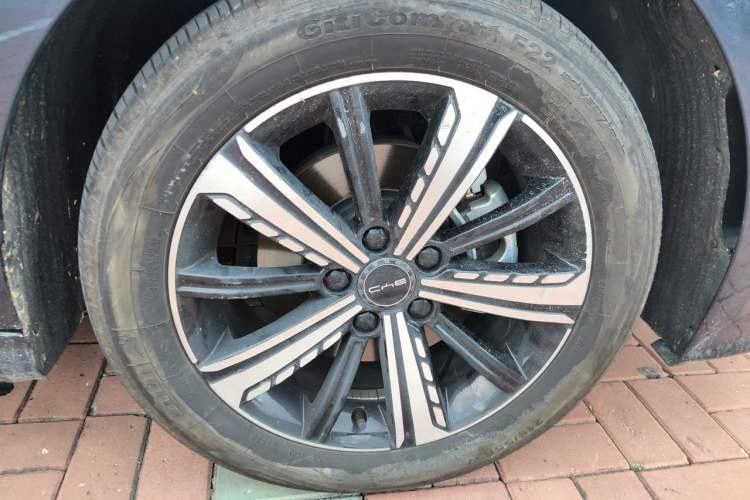 Used BYD Destroyer 05 2024 Honor Edition DM-i 120KM Luxury Model Right Front Wheel Hub