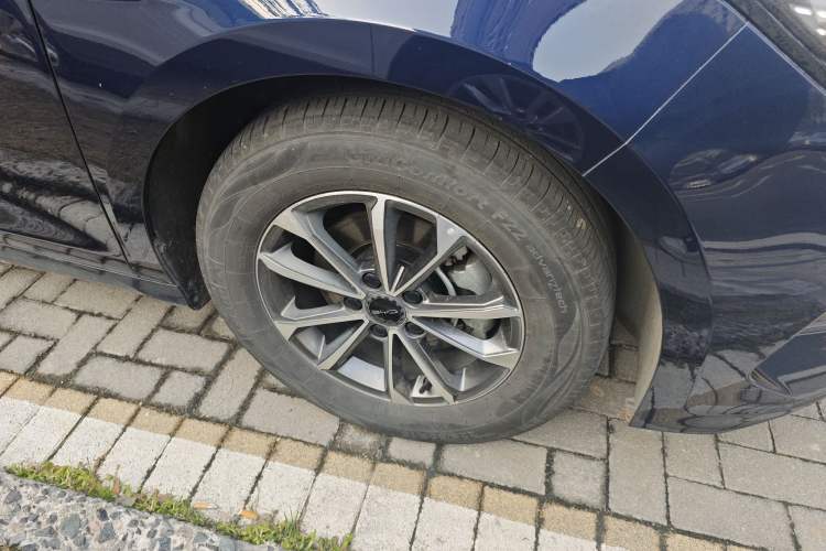 Used BYD Destroyer 05 2024 HONOR Edition DM-i 55KM Luxury Model Right Front Wheel Hub