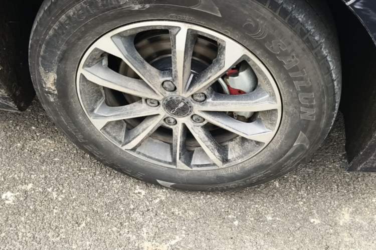 Used BYD Destroyer 05 2024 HONOR Edition DM-i 55KM Luxury Model Right Front Wheel Hub