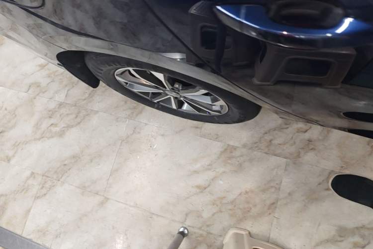 Used BYD Destroyer 05 2024 HONOR Edition DM-i 55KM Luxury Model Right Rear Wheel Hub