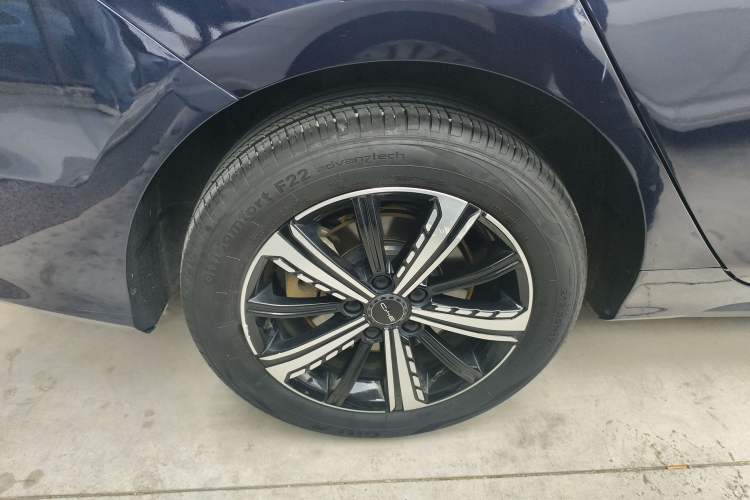 Used BYD Destroyer 05 2024 Honor Edition DM-i 120KM Luxury Model Right Rear Wheel Hub