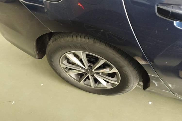 Used BYD Destroyer 05 2024 HONOR Edition DM-i 55KM Luxury Model Right Rear Wheel Hub