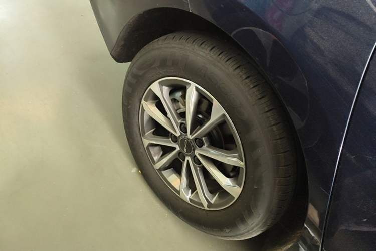 Used BYD Destroyer 05 2024 HONOR Edition DM-i 55KM Luxury Model Right Rear Wheel Hub