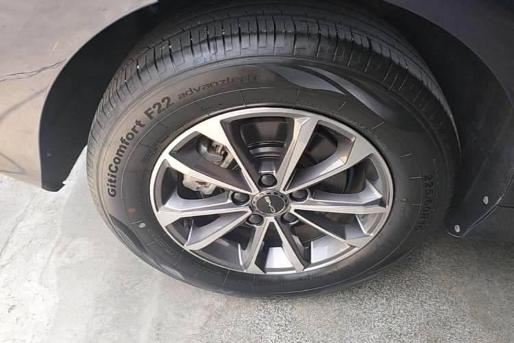 Used BYD Destroyer 05 2024 HONOR Edition DM-i 55KM Luxury Model Right Rear Wheel Hub