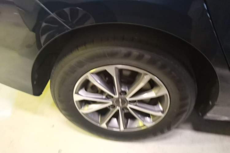 Used BYD Destroyer 05 2024 HONOR Edition DM-i 55KM Luxury Model Right Rear Wheel Hub