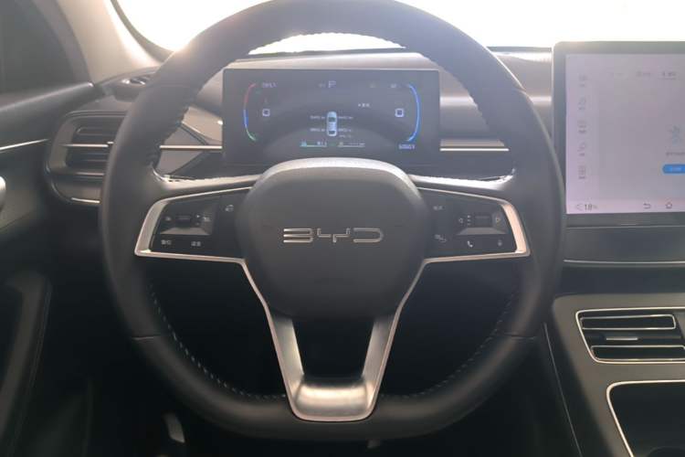 Used BYD Destroyer 05 2024 Honor Edition DM-i 120KM Luxury Model Steering Wheel