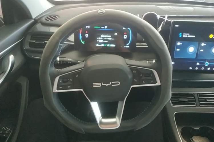 Used BYD Destroyer 05 2024 HONOR Edition DM-i 55KM Luxury Model Steering Wheel