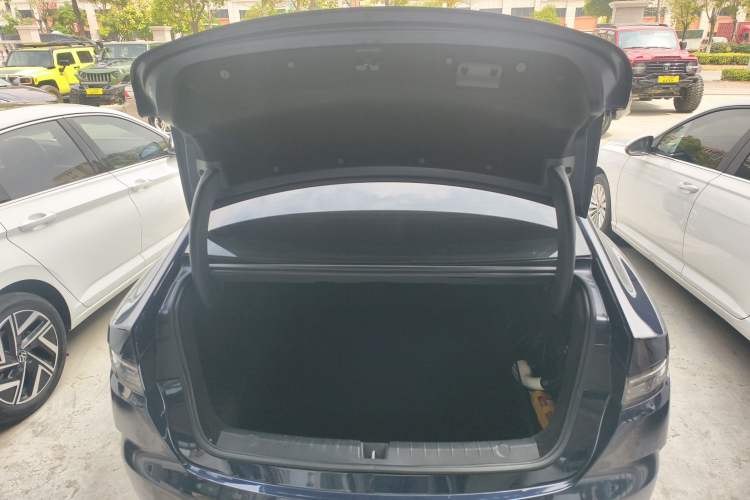 Used BYD Destroyer 05 2024 Honor Edition DM-i 120KM Luxury Model Trunk