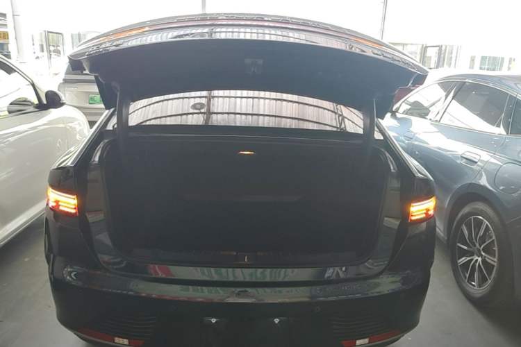 Used BYD Destroyer 05 2024 HONOR Edition DM-i 55KM Luxury Model Trunk