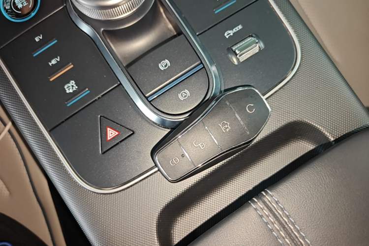 Used BYD Destroyer 05 2024 HONOR Edition DM-i 55KM Luxury Model Vehicle Key
