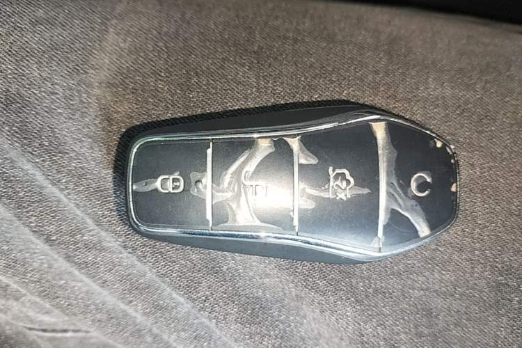 Used BYD Destroyer 05 2024 HONOR Edition DM-i 55KM Luxury Model Vehicle Key