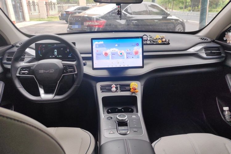 Used BYD Destroyer 05 2024 Honor Edition DM-i 120KM Luxury Model Center Console