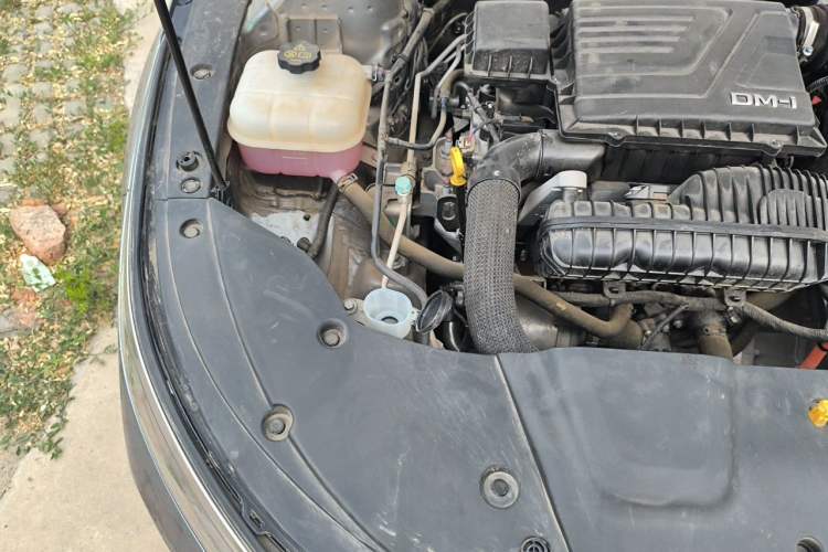 Used BYD Destroyer 05 2024 HONOR Edition DM-i 55KM Luxury Model Engine Bay Right