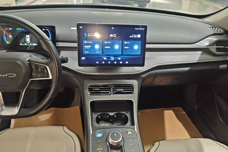 Used BYD Destroyer 05 2024 HONOR Edition DM-i 55KM Luxury Model Audio And AC Panel