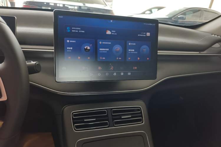 Used BYD Destroyer 05 2024 HONOR Edition DM-i 55KM Luxury Model Audio And AC Panel