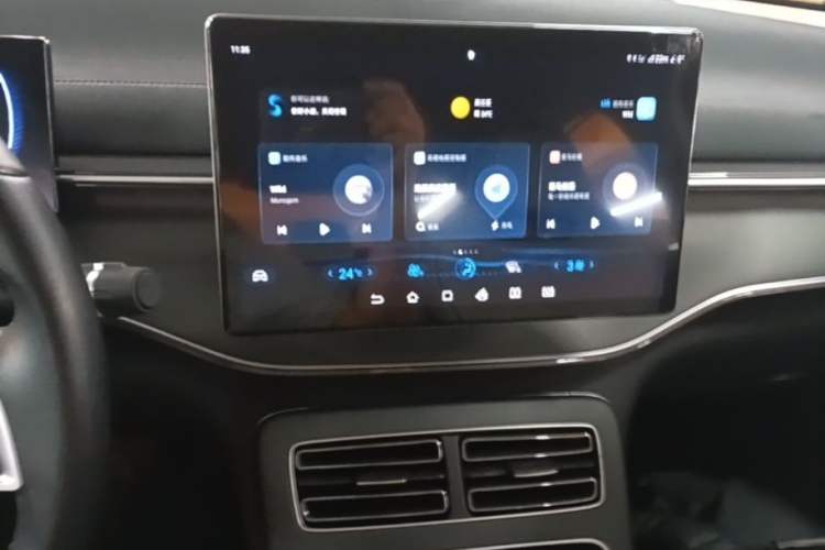 Used BYD Destroyer 05 2024 HONOR Edition DM-i 55KM Luxury Model Audio And AC Panel