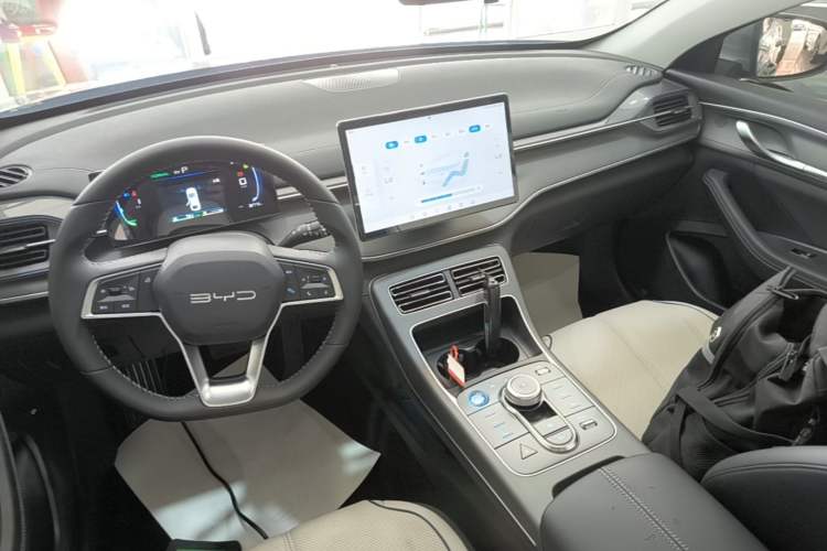 Used BYD Destroyer 05 2024 HONOR Edition DM-i 55KM Luxury Model Audio And AC Panel