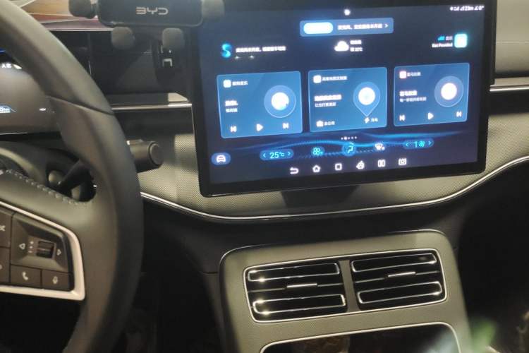 Used BYD Destroyer 05 2024 HONOR Edition DM-i 55KM Luxury Model Audio And AC Panel