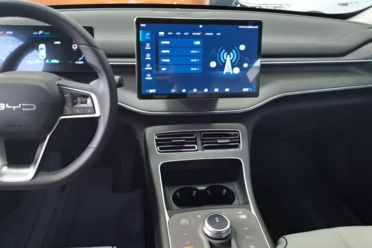 Used BYD Destroyer 05 2024 HONOR Edition DM-i 55KM Luxury Model Audio And AC Panel
