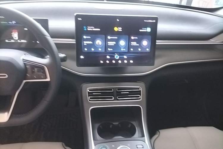 Used BYD Destroyer 05 2024 HONOR Edition DM-i 55KM Luxury Model Audio And AC Panel