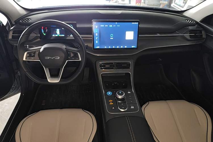 Used BYD Destroyer 05 2024 HONOR Edition DM-i 55KM Luxury Model Audio And AC Panel