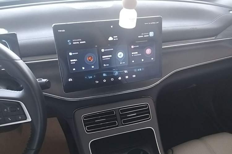 Used BYD Destroyer 05 2024 HONOR Edition DM-i 55KM Luxury Model Audio And AC Panel