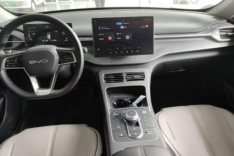 Used BYD Destroyer 05 2024 HONOR Edition DM-i 55KM Luxury Model Audio And AC Panel