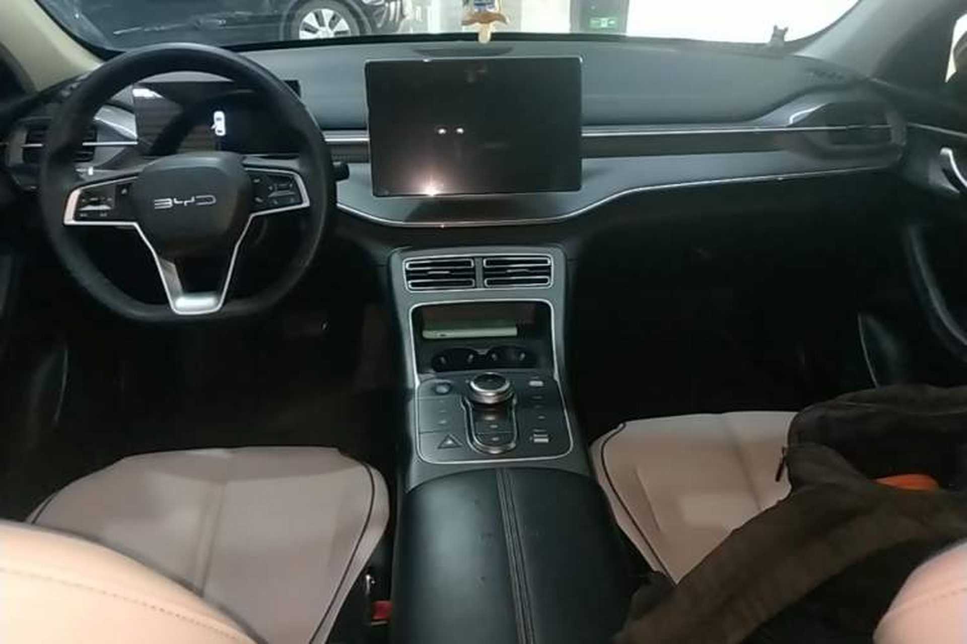 Used BYD Destroyer 05 2024 Honor Edition DM-i 120KM Luxury Model Audio And AC Panel