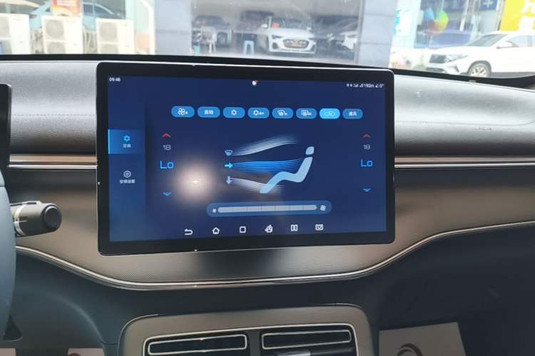 Used BYD Destroyer 05 2024 HONOR Edition DM-i 55KM Luxury Model Audio And AC Panel
