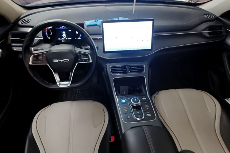 Used BYD Destroyer 05 2024 HONOR Edition DM-i 55KM Luxury Model Center Console