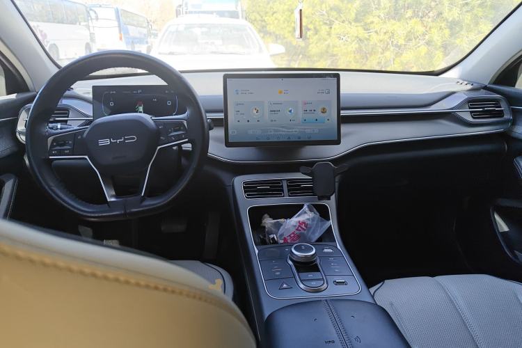 Used BYD Destroyer 05 2024 HONOR Edition DM-i 55KM Luxury Model Center Console